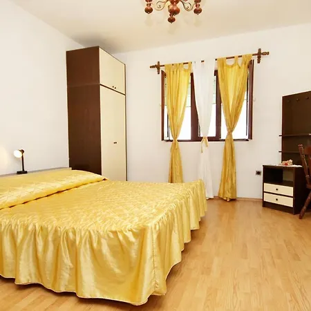 With A Parking Space Zavalatica, Korcula - 4420 شقة